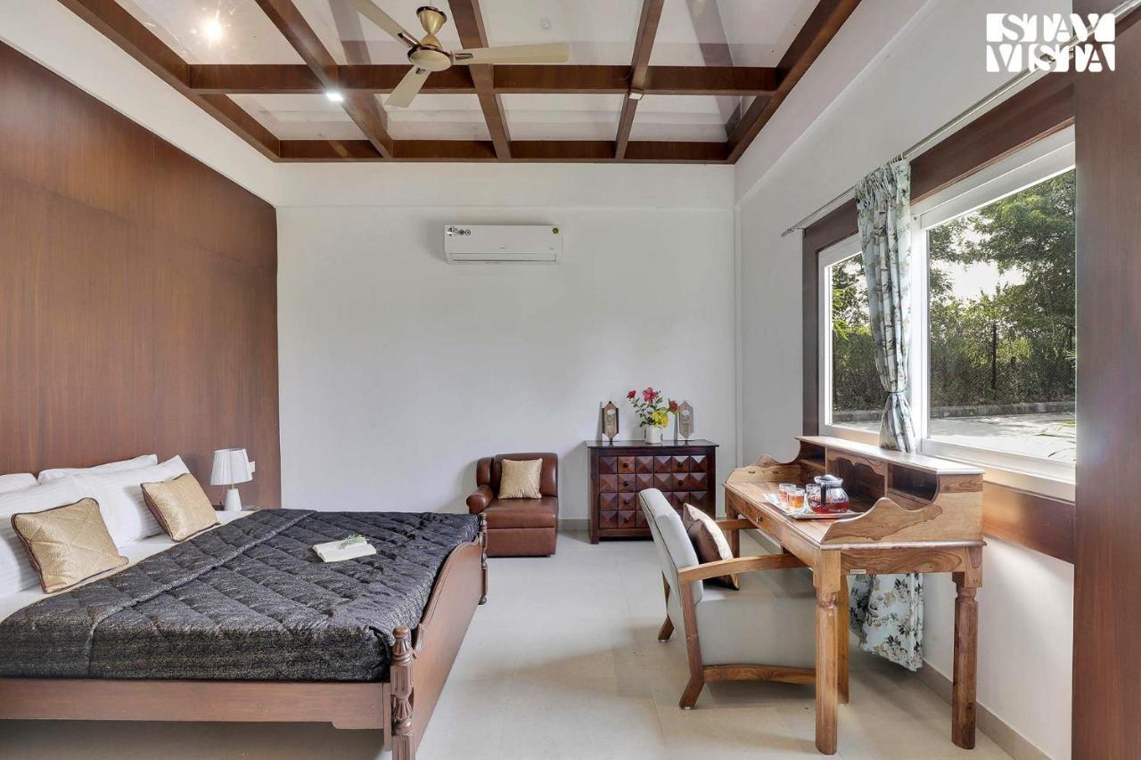 Stayvista'S Lakeside Whispers - Lake & Mountain-View Villa With Lawn & Indoor-Outdoor Games Nagpur Exterior foto