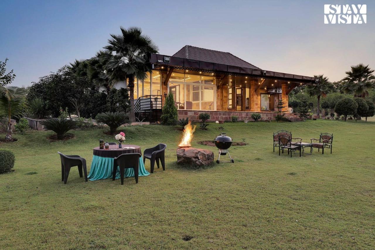 Stayvista'S Lakeside Whispers - Lake & Mountain-View Villa With Lawn & Indoor-Outdoor Games Nagpur Exterior foto