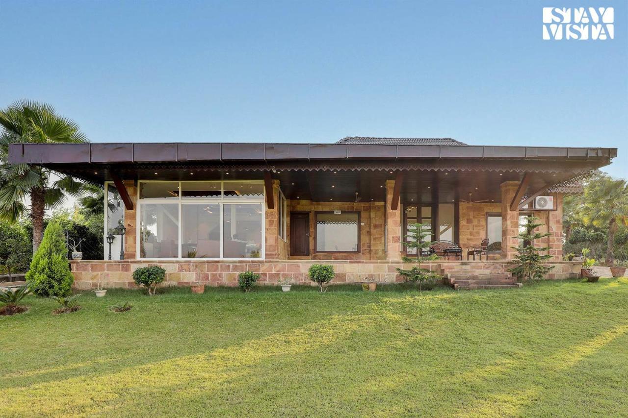 Stayvista'S Lakeside Whispers - Lake & Mountain-View Villa With Lawn & Indoor-Outdoor Games Nagpur Exterior foto